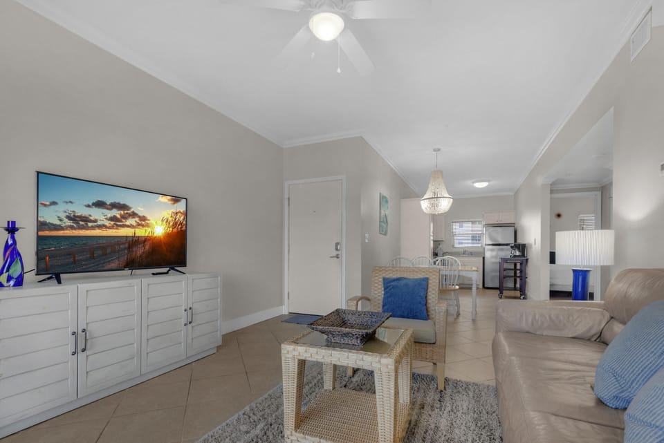 Condo, Multiple Beds (Villas on the Gulf unit J8) | Living area