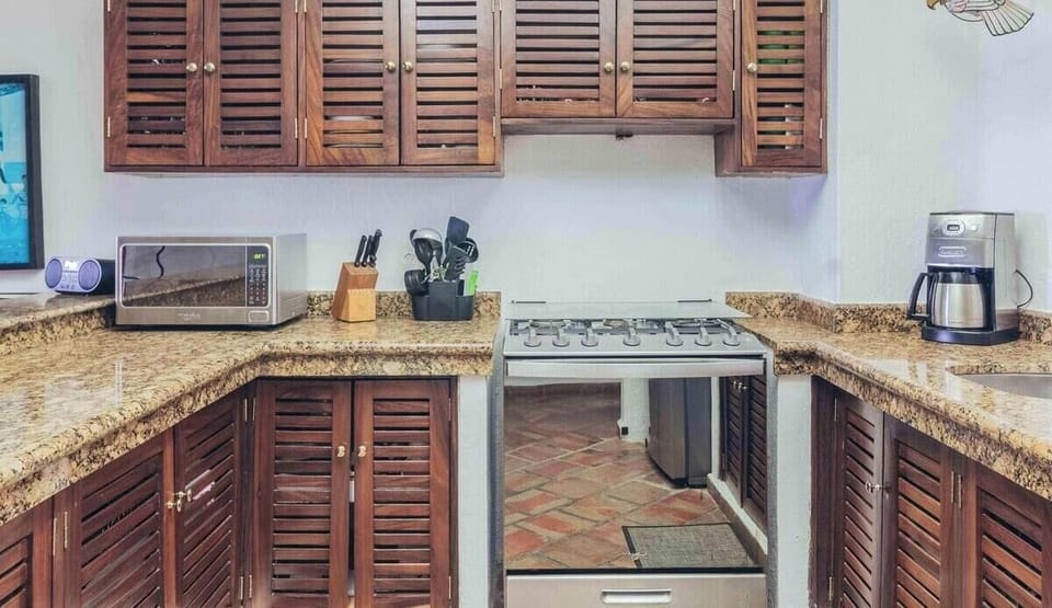 Apartment, Multiple Beds, Pool Access, Ocean View (111-VistadelSol) | Private kitchen