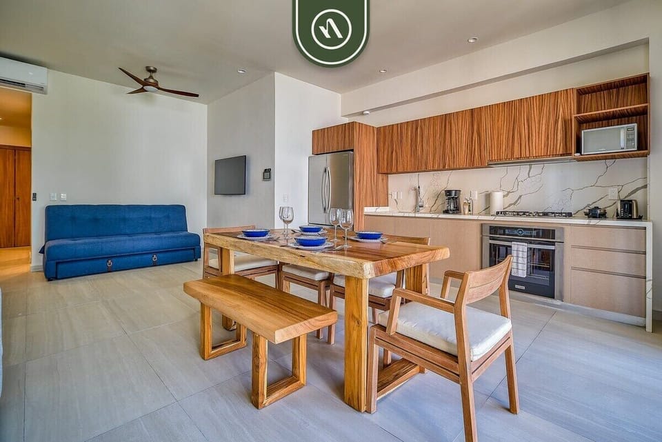 Apartment, 1 King Bed with Sofa bed, Jetted Tub, Ocean View (Maralma Indigo 306) | Interior