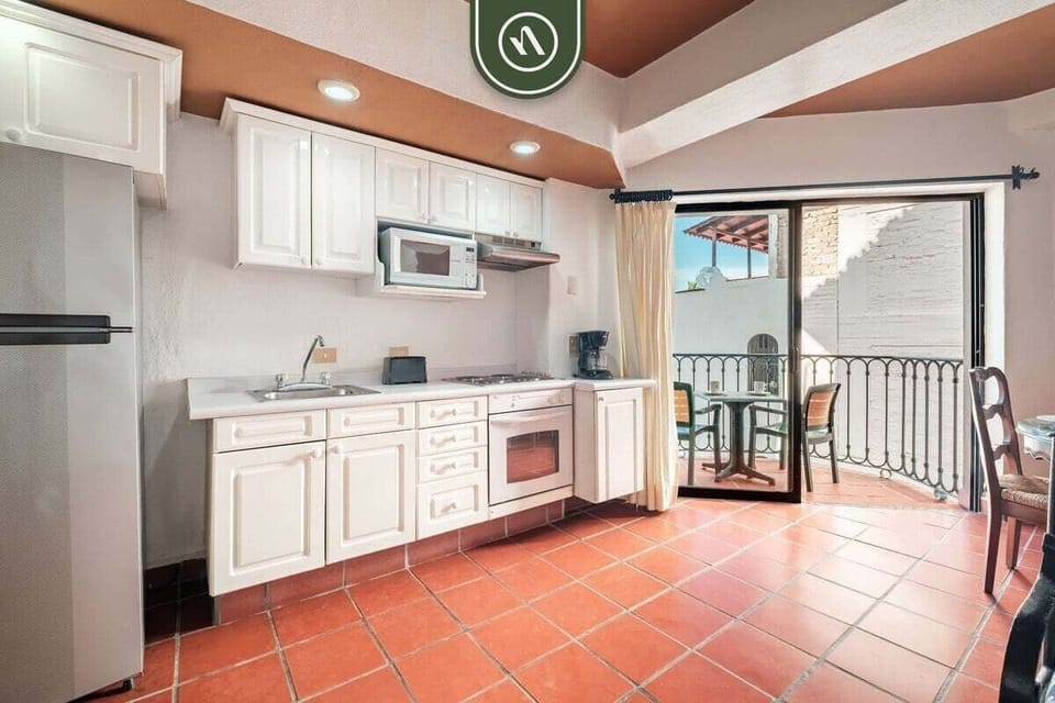 Condo, 1 Queen Bed with Sofa bed, Balcony, Ocean View (One Beach Street 405 B) | Private kitchen