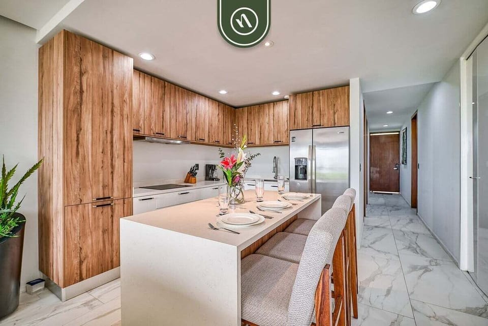 Apartment, Multiple Beds, Balcony, City View (Quadrant 2205) | Private kitchen | Dining tables