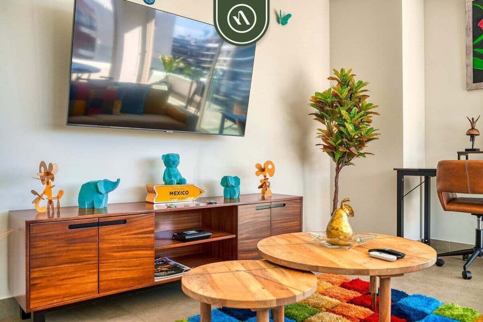 Apartment, 1 Queen Bed, Hot Tub, Beach View (Pavilion 604) | Interior