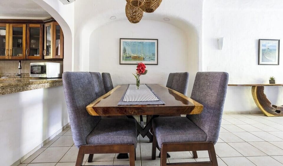House, Multiple Beds, Pool Access, Pool View (36-Isla Iguana) | 3 bedrooms, individually decorated, individually furnished, bed sheets