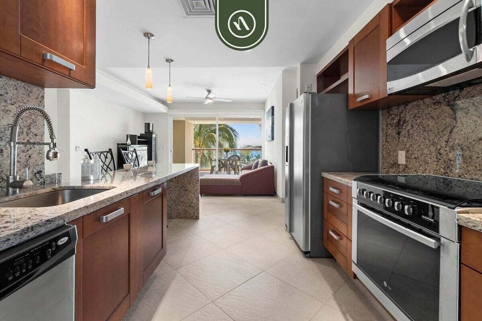 Apartment, Multiple Beds, Pool Access, Ocean View (DelCanto TA303) | Private kitchen