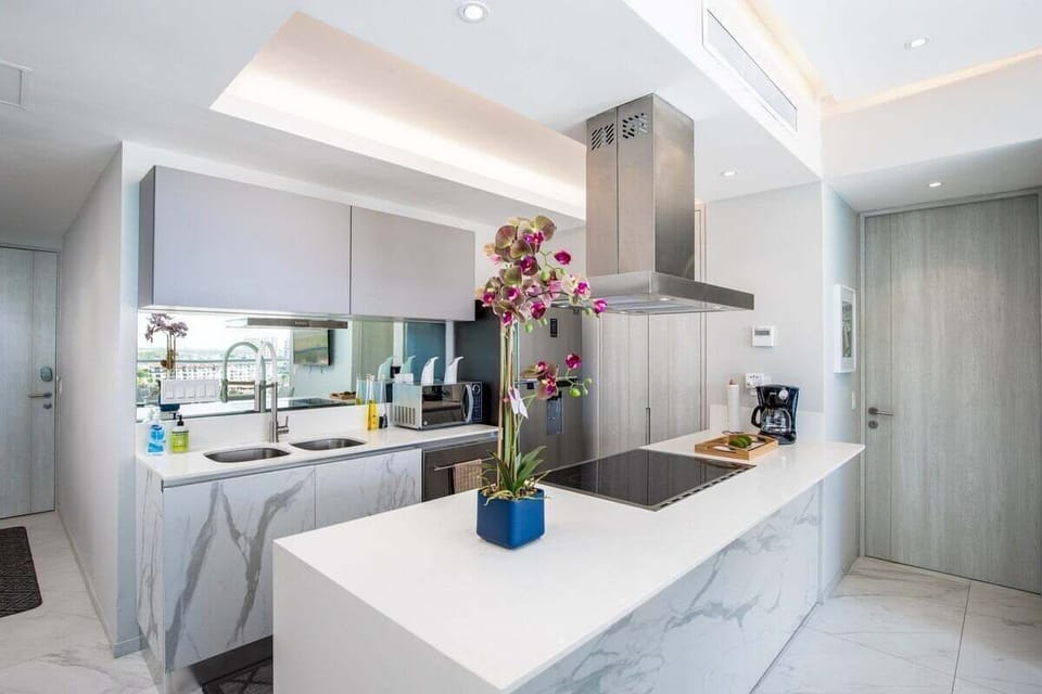 Condo, 1 King Bed (Nautico 8A) | Private kitchen