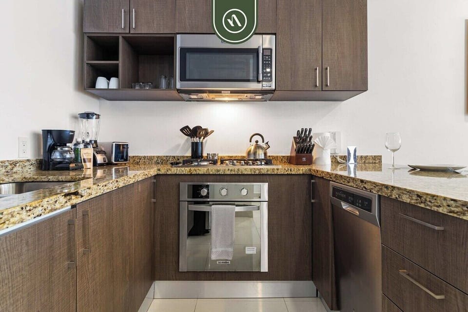 Apartment, 1 King Bed, Hot Tub, Ocean View (Nayri 606) | Private kitchen