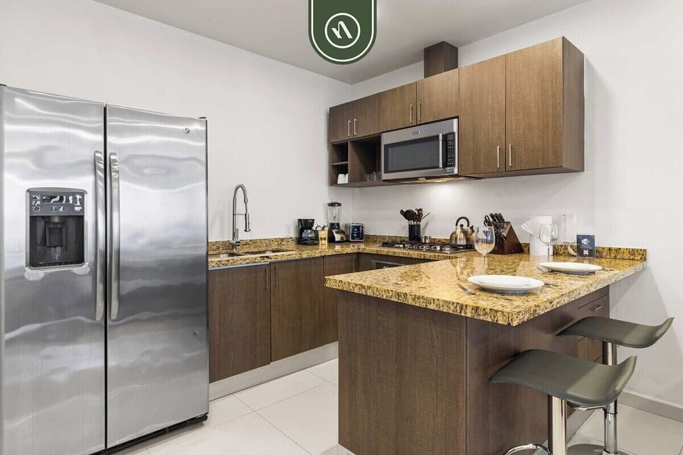 Apartment, 1 King Bed, Hot Tub, Ocean View (Nayri 606) | Private kitchen