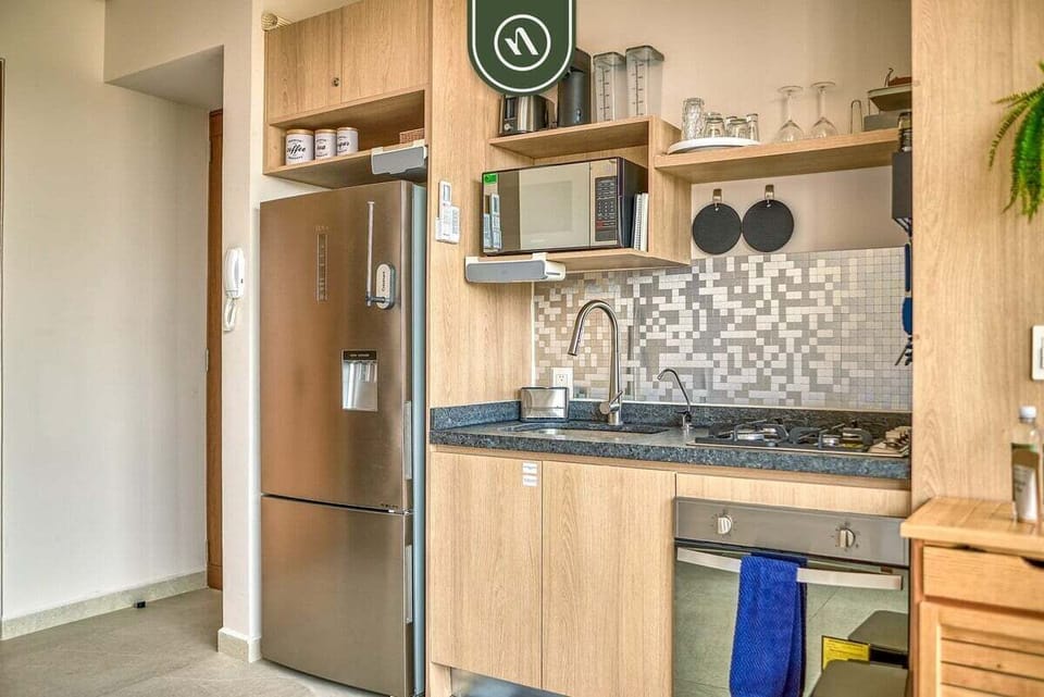 Studio, 1 King Bed, Balcony, City View (Makare 403) | Private kitchen