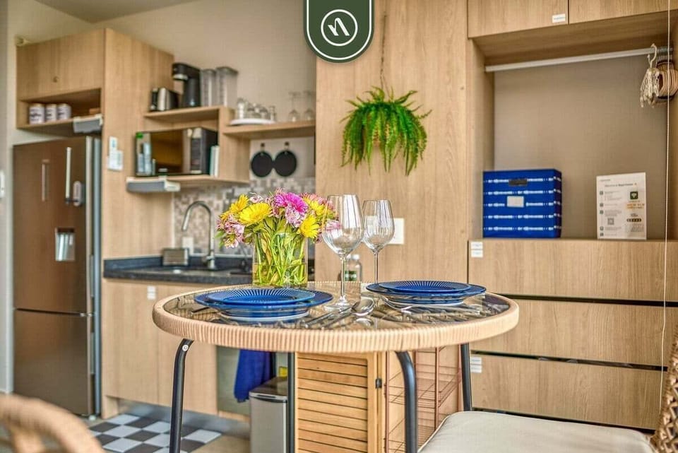 Studio, 1 King Bed, Balcony, City View (Makare 403) | Private kitchen