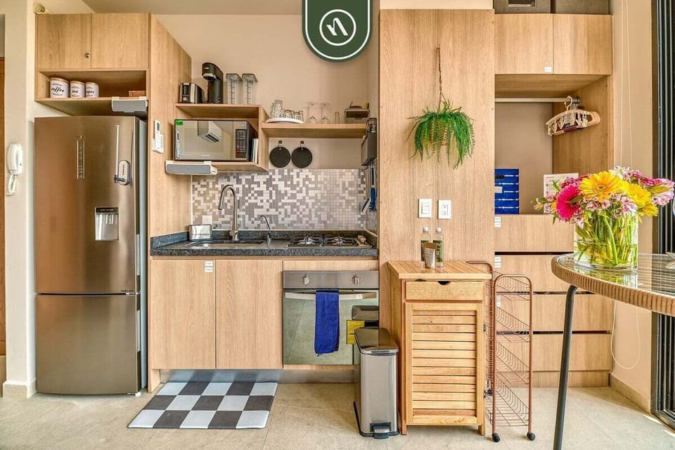 Studio, 1 King Bed, Balcony, City View (Makare 403) | Private kitchen