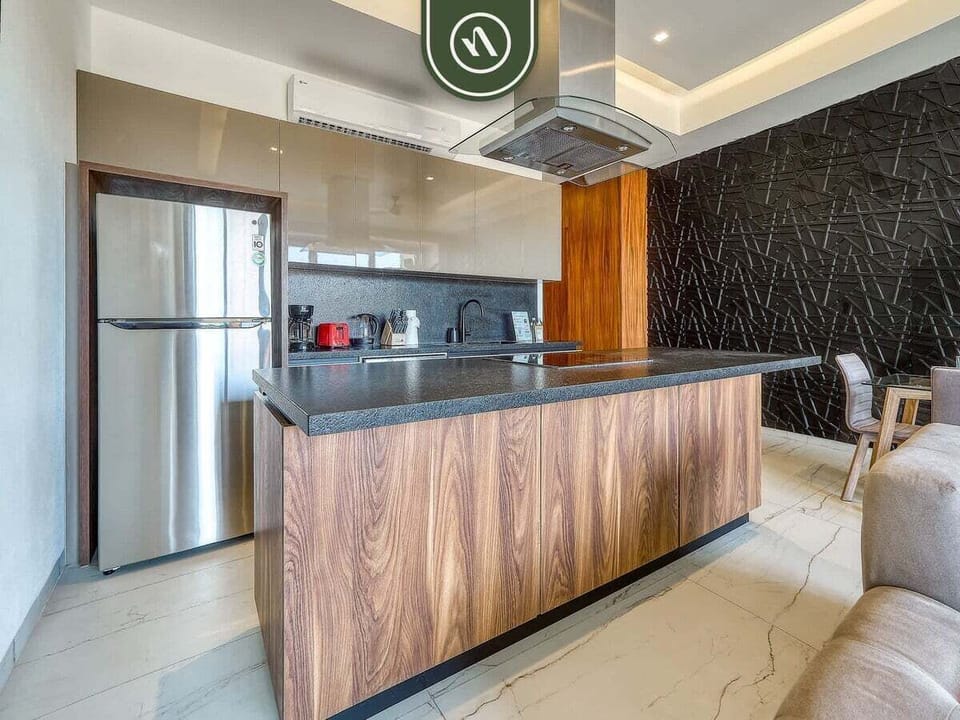 Apartment, 1 Queen Bed, Jetted Tub, Ocean View (Madero 320 B103) | Private kitchen | Electric kettle