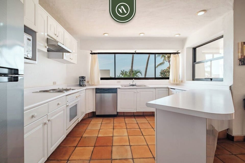 Apartment, Multiple Beds, Balcony, Ocean View (One Beach Street 104 A) | Private kitchen