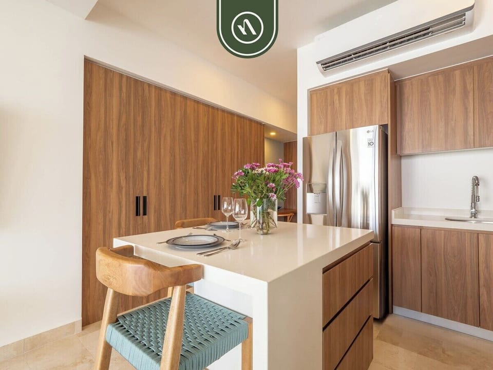 Condo, 1 King Bed with Sofa bed, Balcony, Ocean View (Harbor 171 North Tower 2104) | Private kitchen