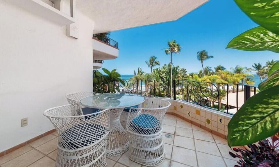 Apartment, Multiple Beds, Pool Access, Ocean View (305-VistadelSol) | Outdoor dining