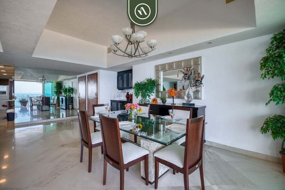 Condo, Multiple Beds, Hot Tub, Ocean View (Grand Venetian T2000 701) | 3 bedrooms, individually decorated, individually furnished, bed sheets