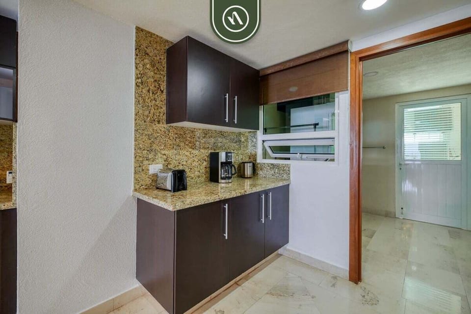 Condo, Multiple Beds, Hot Tub, Ocean View (Grand Venetian T2000 701) | Private kitchen