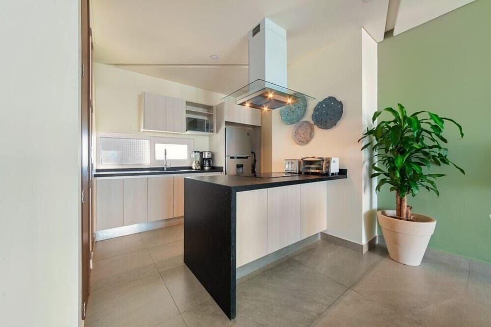 Condo, 1 King Bed with Sofa bed, Pool Access, Beach View (505 Torre Ambar) | Private kitchen