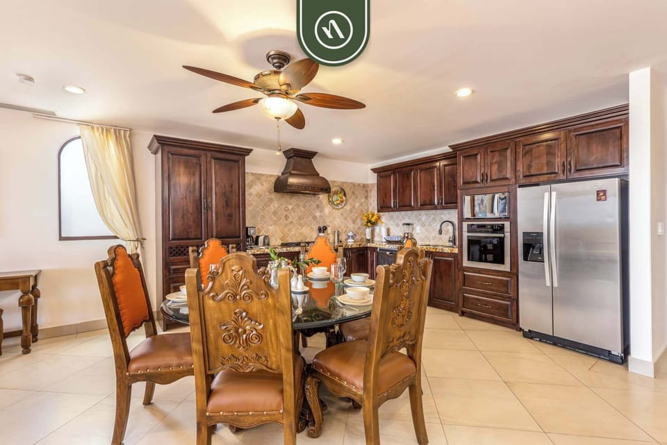 Apartment, Multiple Beds, Balcony, Ocean View (Hacienda Encantada 2705) | Private kitchen | Electric kettle, dining table