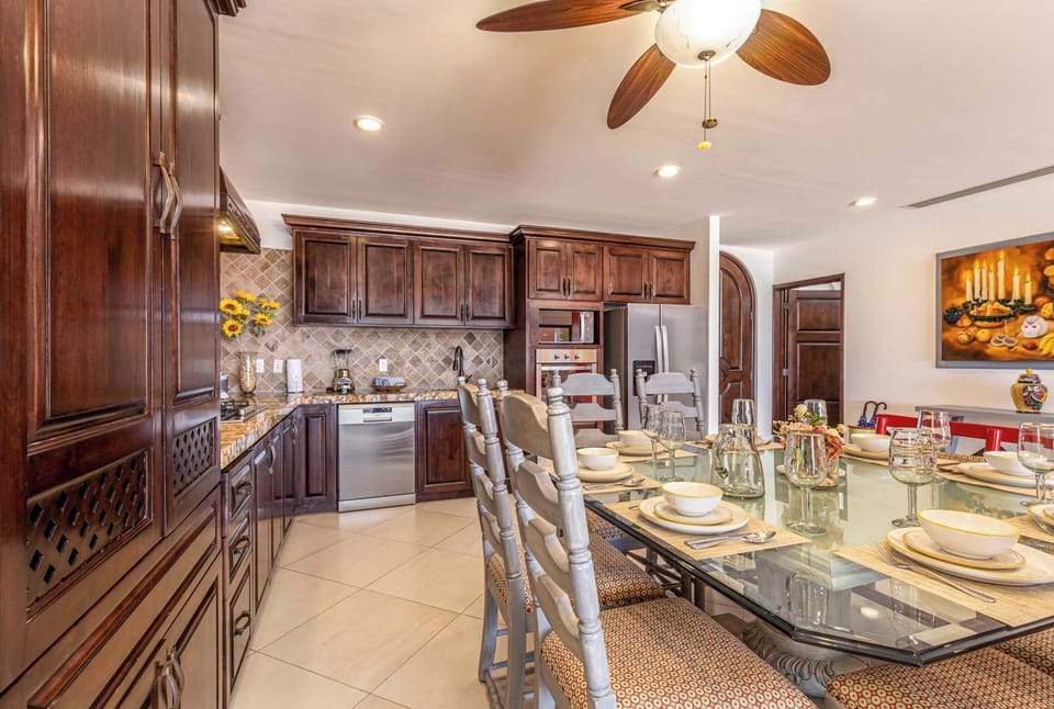Condo, Multiple Beds, Patio, Ocean View (Hacienda Encantada 1706) | Dining