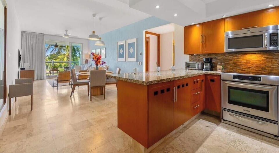 Condo, Multiple Beds, Patio, Beach View (Balancan 302) | Private kitchen