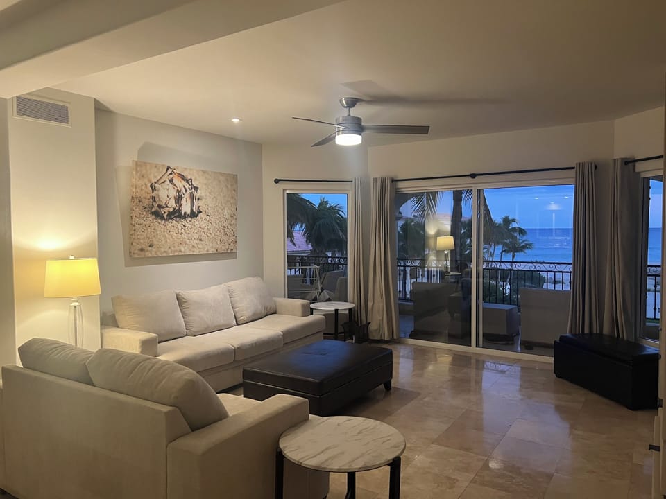 Apartment, Multiple Beds, Balcony, Ocean View (Las Mañanitas LM E3301) | Living area | 42-inch flat-screen TV with digital channels