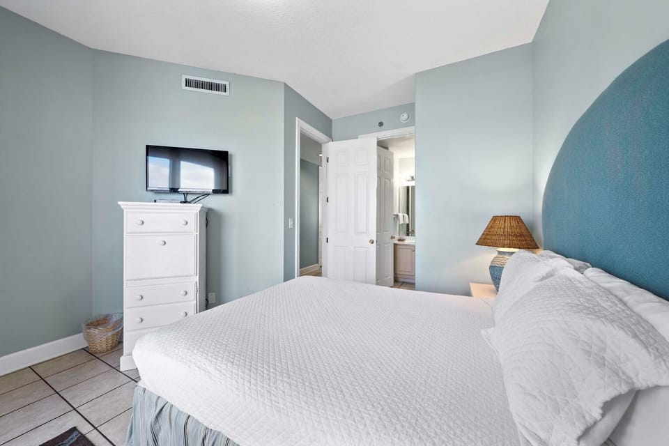 Guest bedroom 2