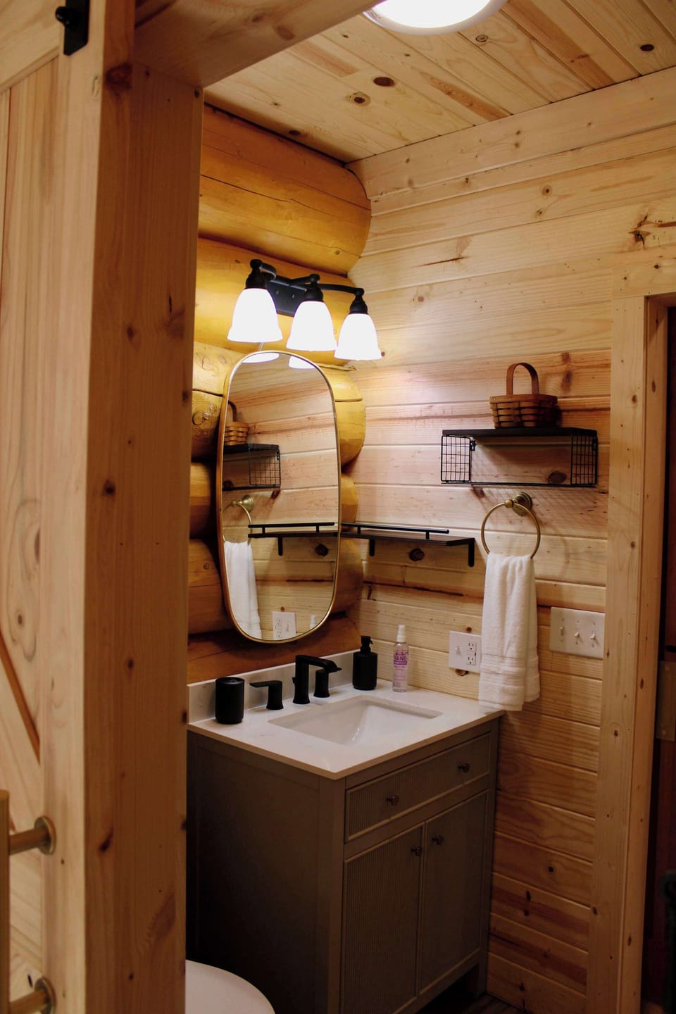 Ensuite 1st floor bathroom 