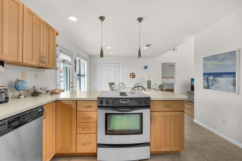 House, Multiple Beds (Blue Heron) | Private kitchen | Oven, toaster