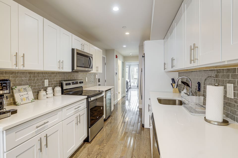 Kitchen | Dual Drip & Pod Coffee Maker | Dishwasher | Cooking Basics