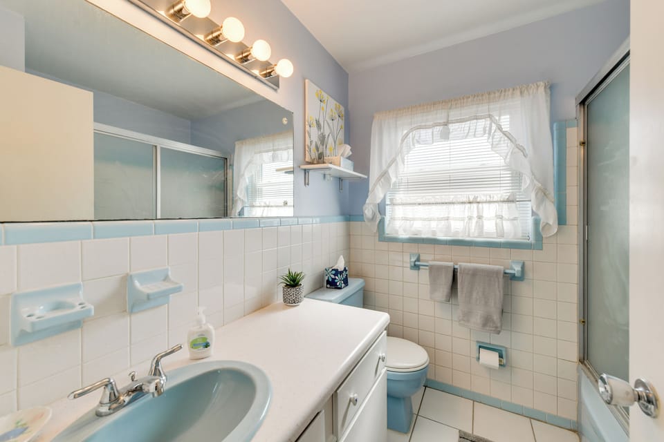Full Bathroom