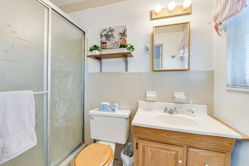 En-Suite Bathroom | Towels Provided