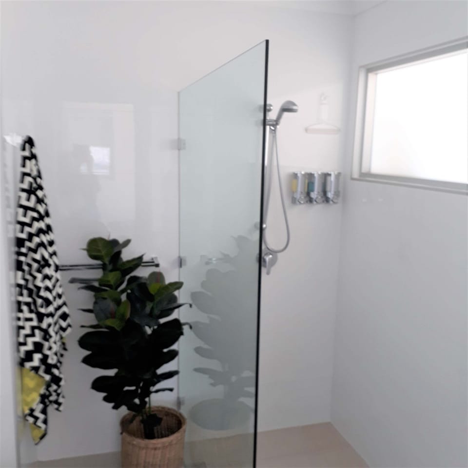 Shower, free toiletries, hair dryer, bathrobes