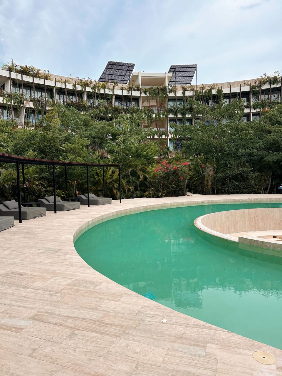 4 outdoor pools