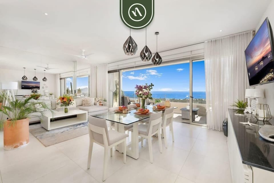 Apartment, Multiple Beds, Balcony, Ocean View (VistaVela II PH 2607) | Dining