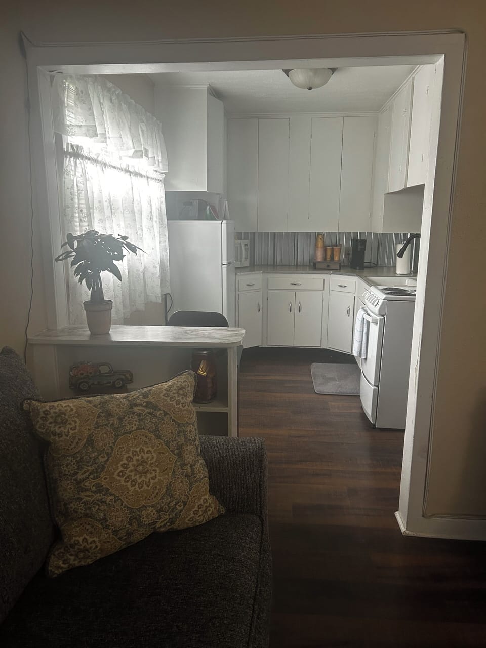 Full kitchen