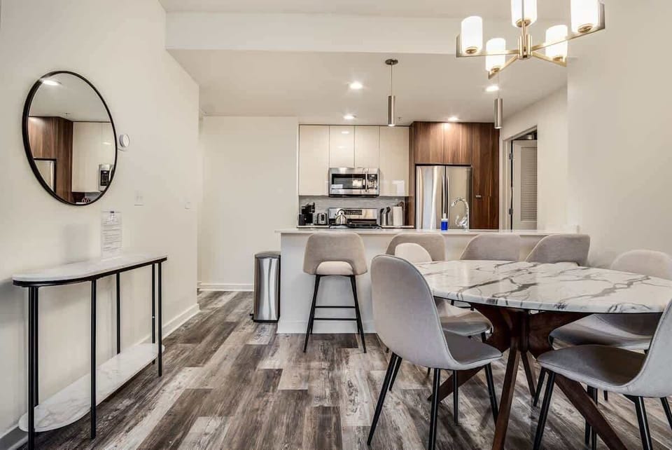 Standard Apartment, 2 Bedrooms (Apartment) | In-room dining