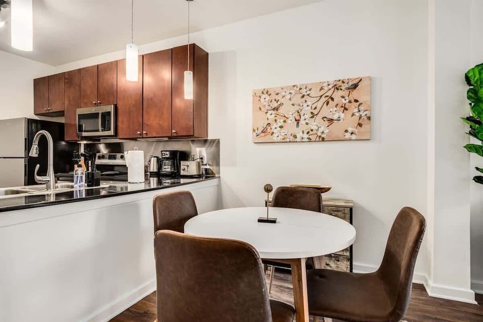 Standard Apartment, 2 Bedrooms (Apartment) | In-room dining