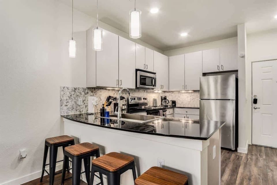 Standard Apartment, 1 Bedroom (Apartment) | Private kitchen | Coffee/tea maker, full-size fridge, microwave, stovetop