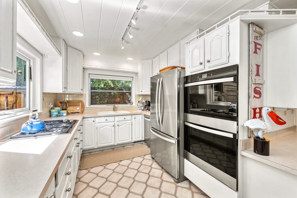 Stainless steel, spotless surfaces, and everything you need — from pancakes to piña coladas (sans rum).