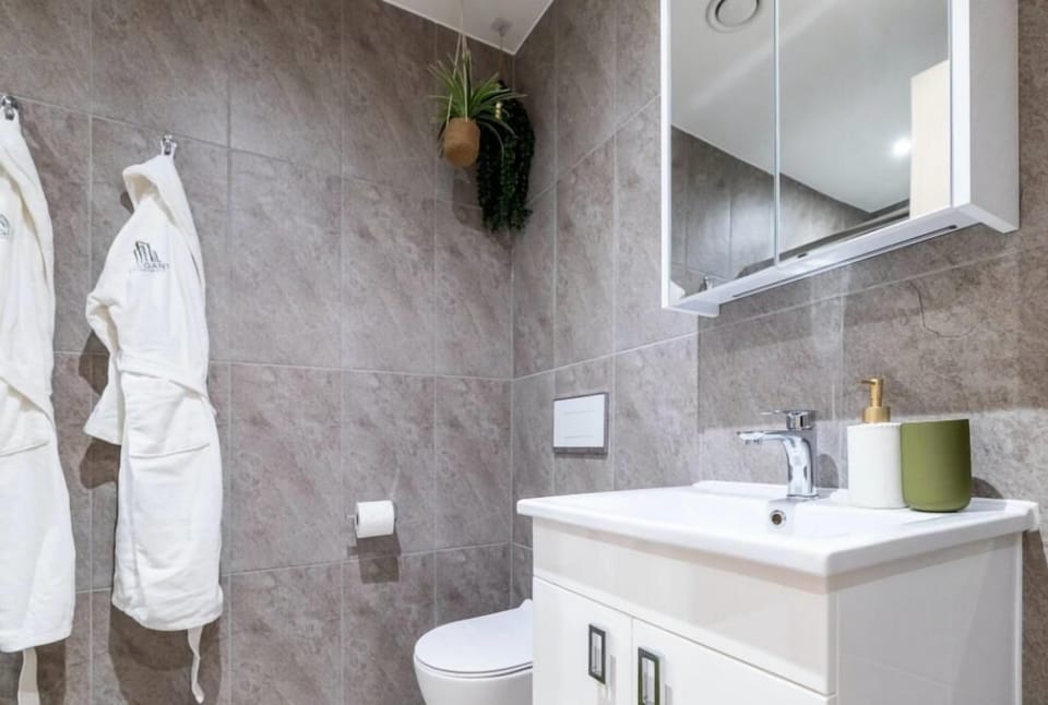 Station house Apartment in Milton Keynes