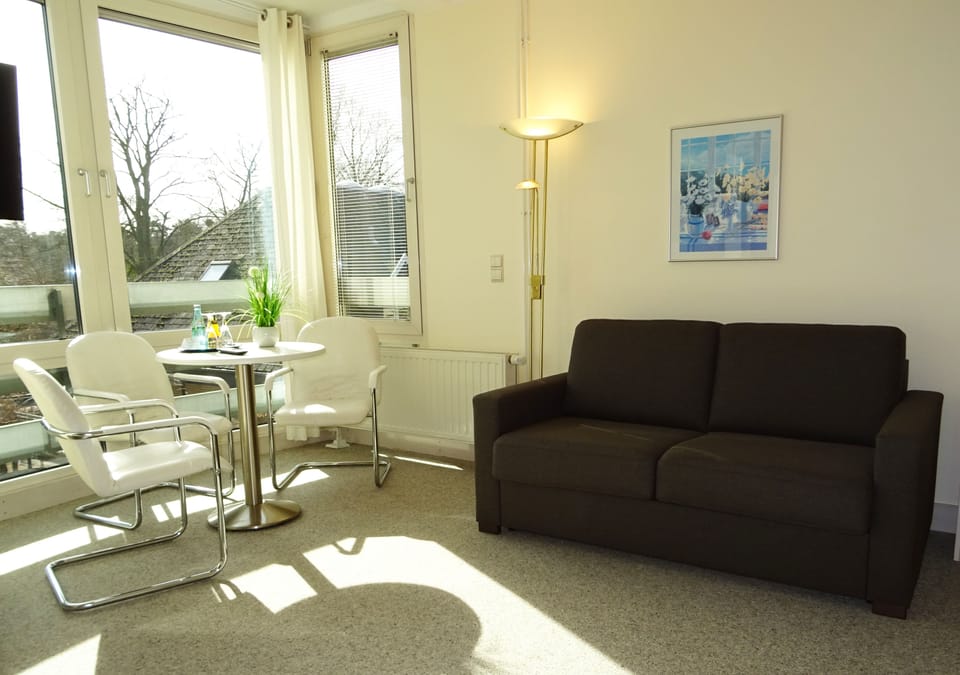 Family Room | Living area | Flat-screen TV