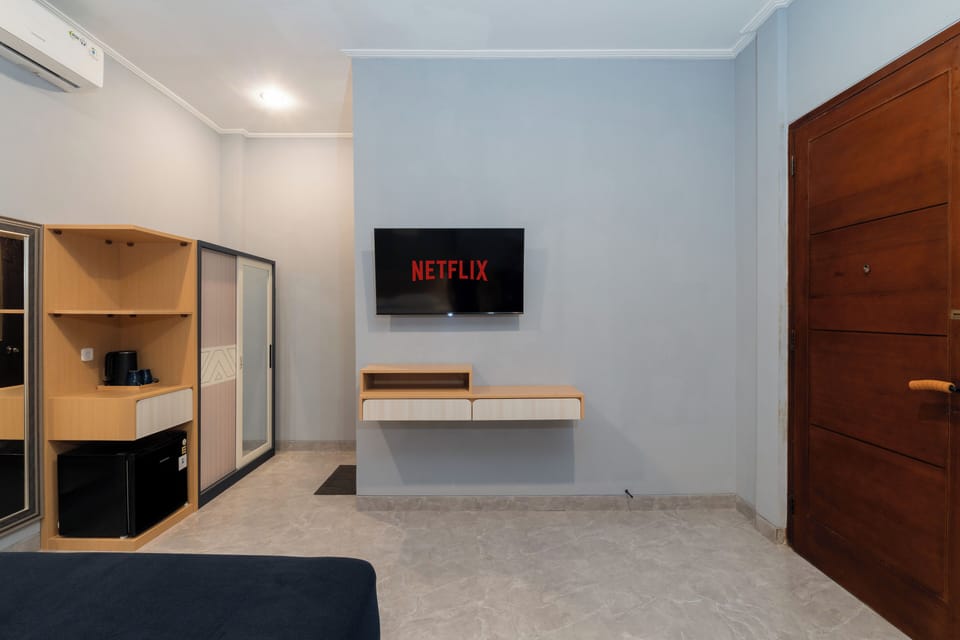 Deluxe Room | Desk, laptop workspace, free WiFi, bed sheets