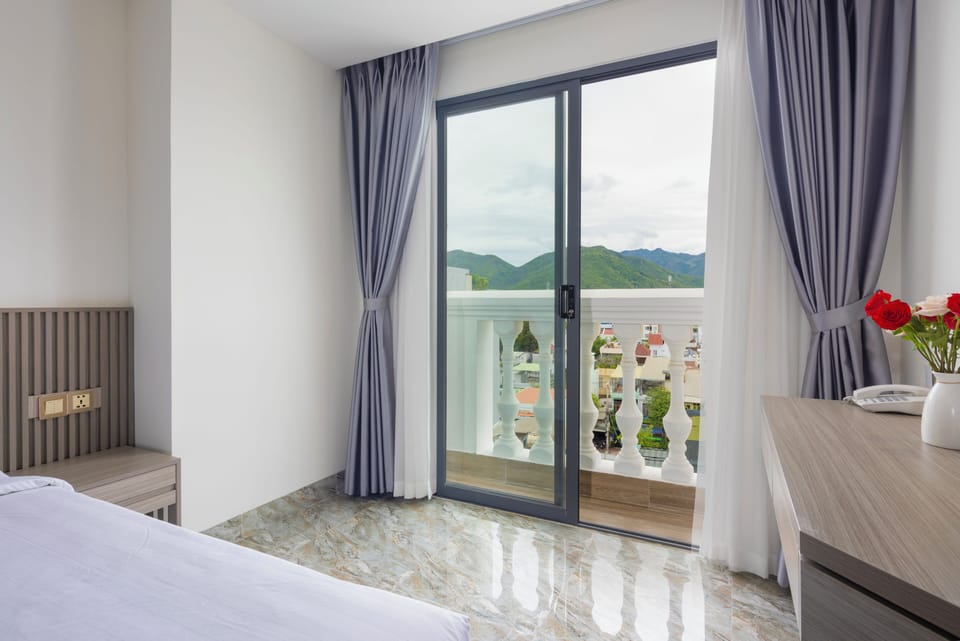 Deluxe Twin Room, City View | Free WiFi
