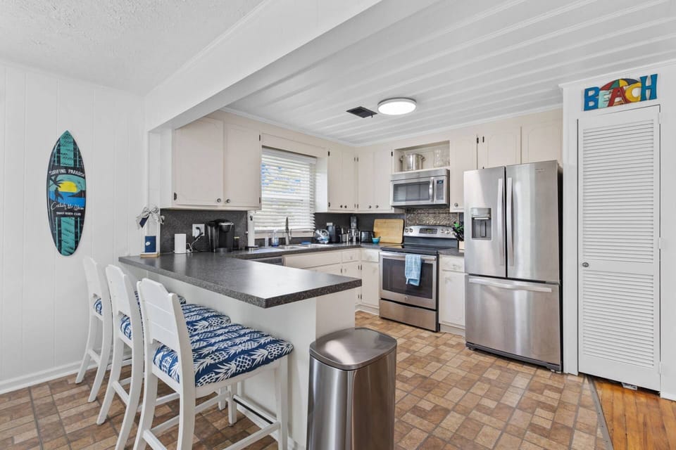 Updated Kitchen with full size stainless appliances
