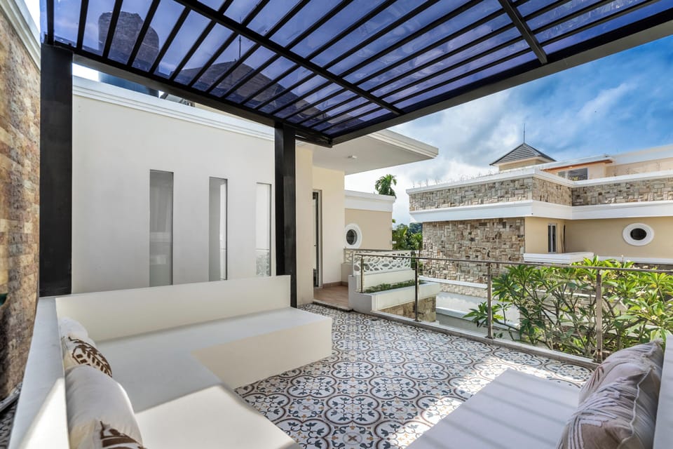 Deluxe Villa, 2 Bedrooms, Balcony, Pool View | Balcony view