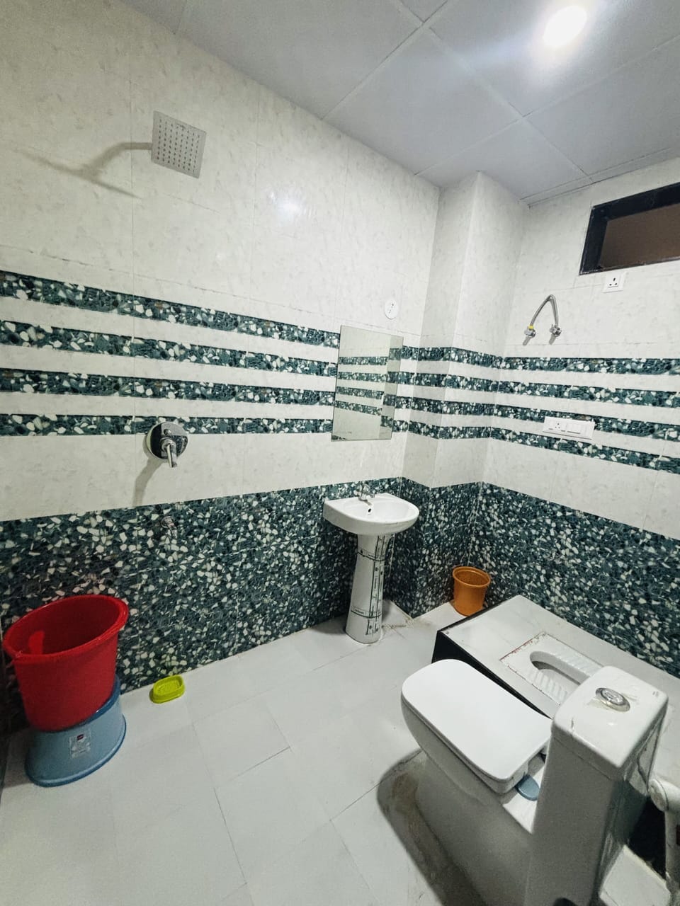 Deluxe Triple Room | Laptop workspace, WiFi (free), individually furnished
