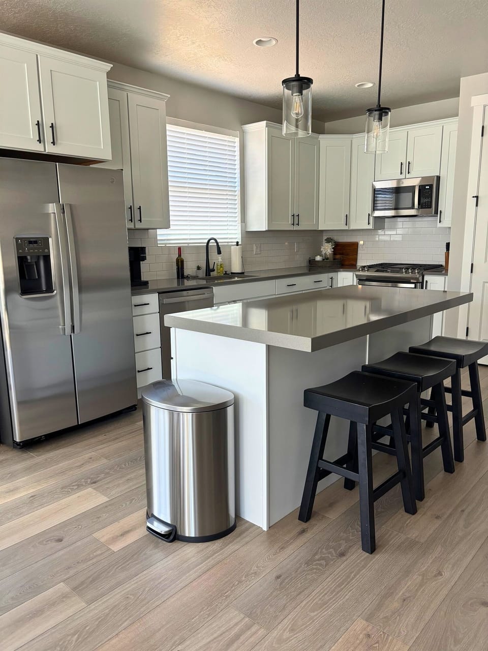 Kitchen & Dining Area