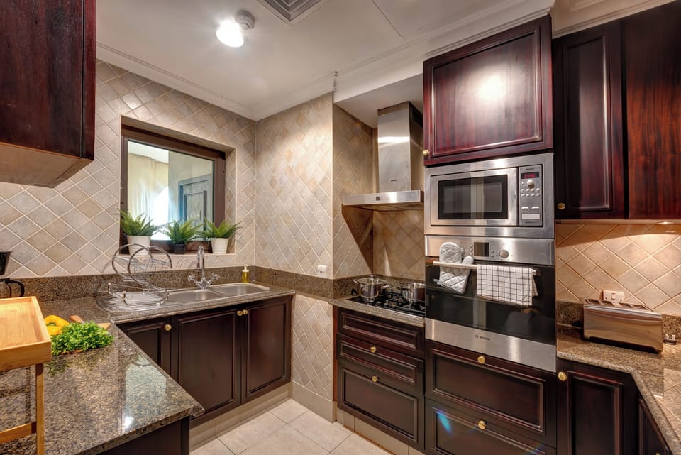 Apartment, Balcony | Private kitchen | Electric kettle, toaster
