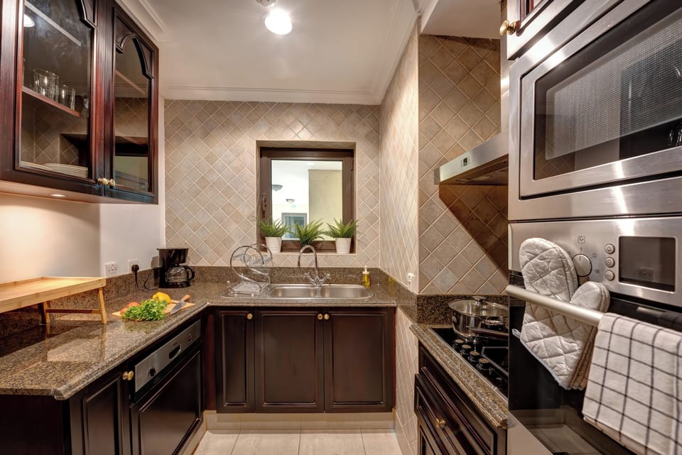 Apartment, Balcony | Private kitchen | Electric kettle, toaster