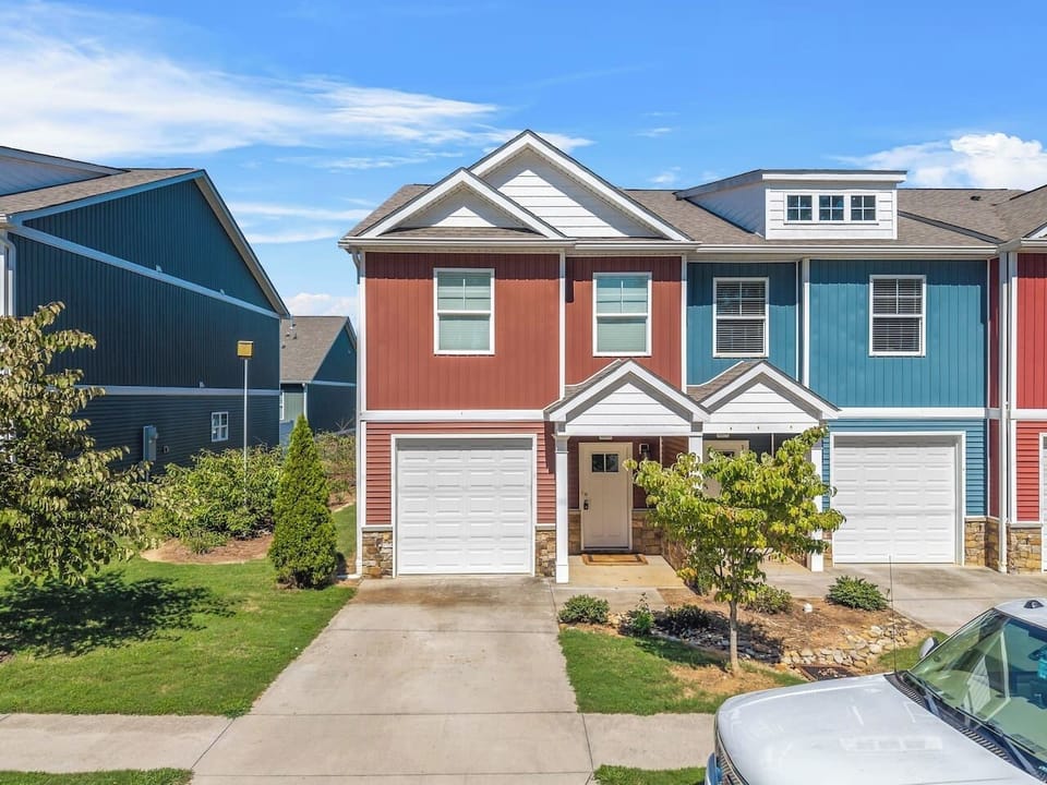 Extra privacy with additional outdoor space and natural light.